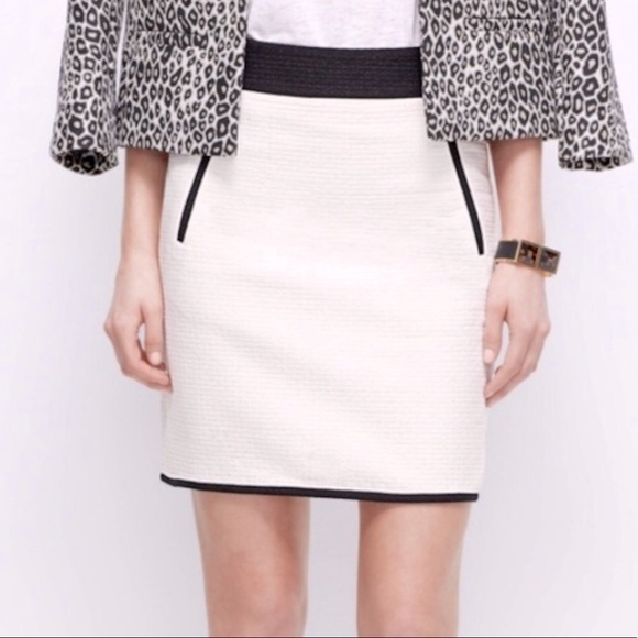 Ann Taylor Contrast Textured Knit Skirt | Sz 4 - Picture 10 of 10